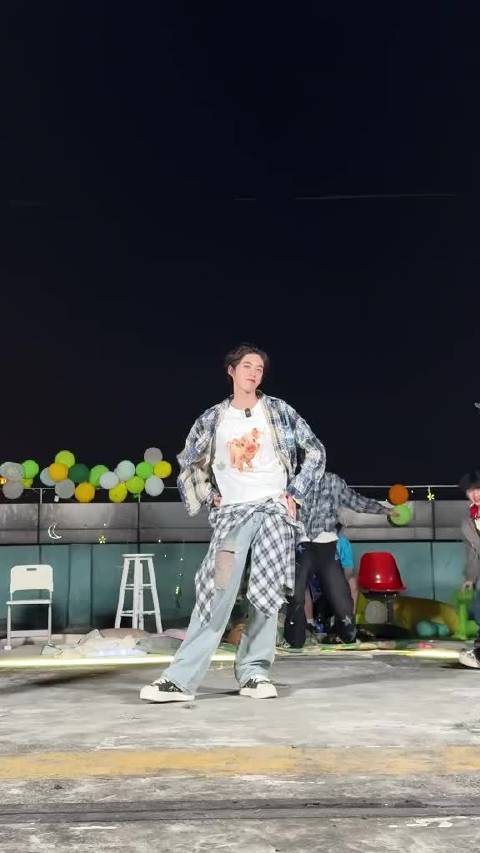 夏日派对舞蹈直拍官俊臣 (原曲:TRI.BE-Diamond)