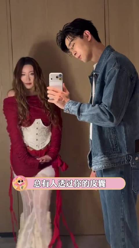 “不必为谁做出改变，总有一个人会爱上完整的你”