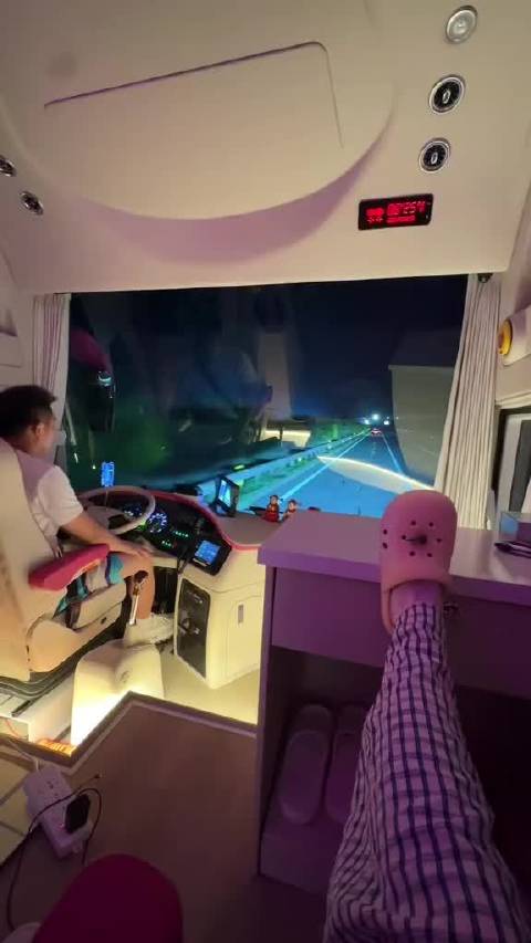 离赛里木湖越来越近啦，姐妹们我没有白活
