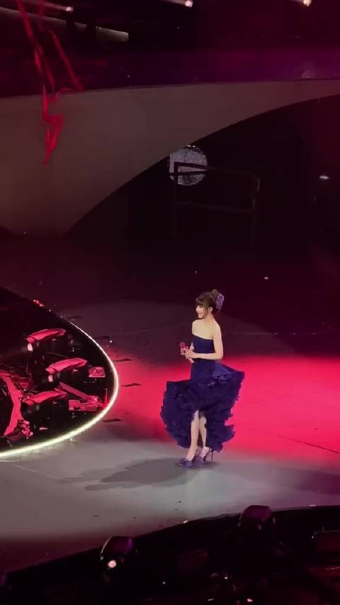 就这么跳起来了 好优雅