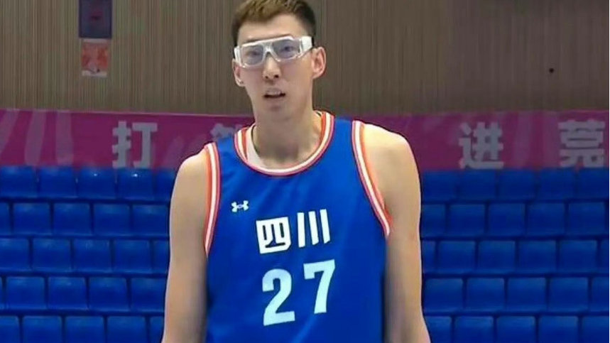 双塔制霸内线！周琦胡金秋合砍57分打爆北京 率四川晋级半决赛