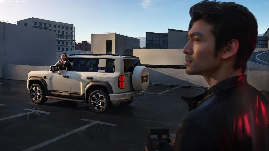 方程豹上新：豹5长续航版26.98万元起，豹8大五座版37.98万元起