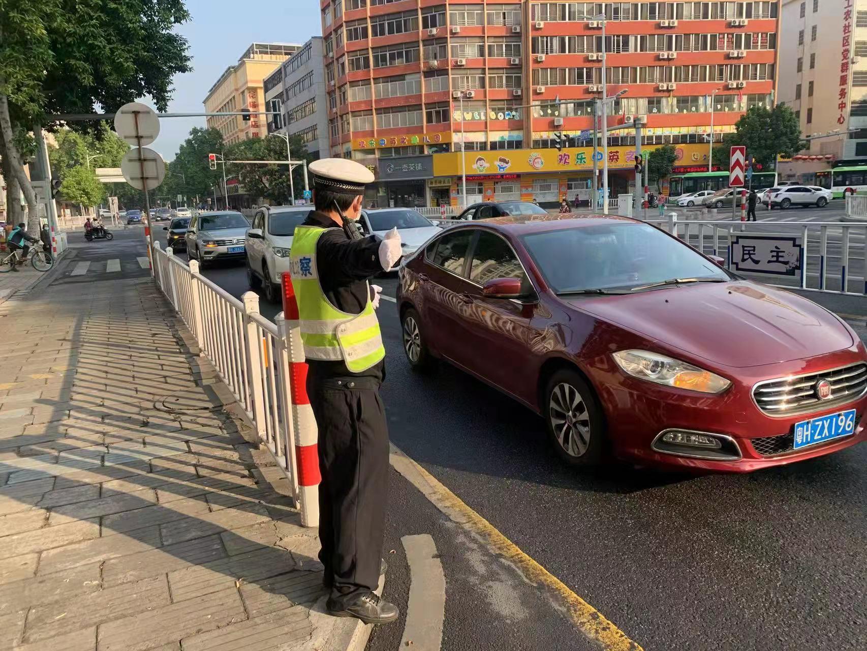 元旦假期首日,肇庆交警查处酒后驾驶32起休闲区蓝鸢梦想 - Www.slyday.coM 元旦假期首日,肇庆交警查处酒后驾驶32起休闲区蓝鸢梦想 - Www.slyday.coM