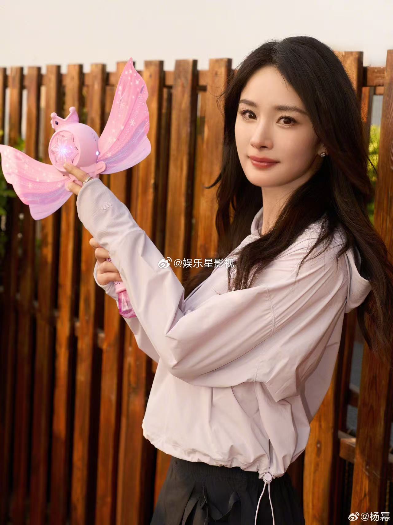 湖南卫视再考古杨幂，白浅惊艳跨年全能