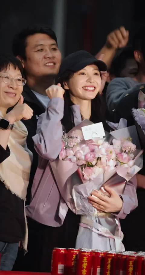 田曦薇杀青快乐 嫁金钗杀青大吉 收视长虹！