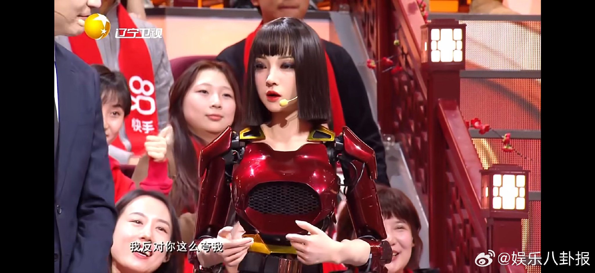 杨鸣返乡打卡辽视春晚，随时准备原地蹦高整活！