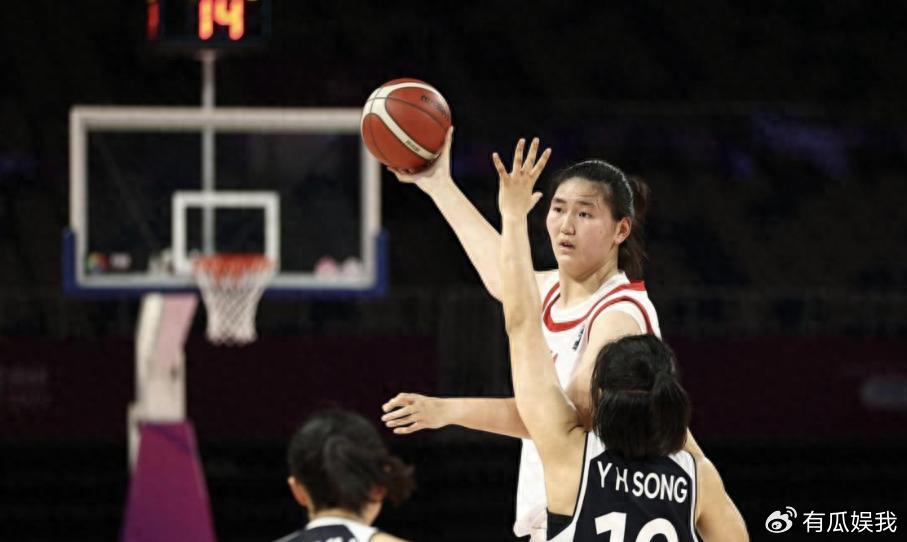 14岁女孩身高2米15！中国女篮冒出一文班亚马：张子宇碰上对手了