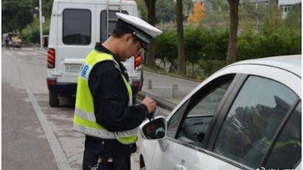 买车时，4S店“强制”你买车险怎么办？内行人说一句话就搞定