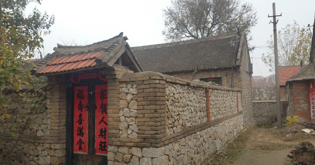 “门对门必伤人，墙垒墙必遭殃”，啥意思？有什么可怕后果？-门对墙风水化解