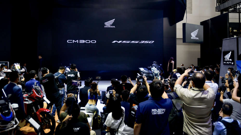 本田NSS350踏板和国产CM300巡航车亮相北京车展