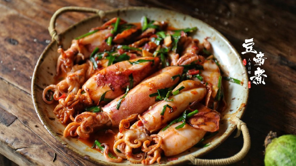 鱿鱼触手白色物体 深海最恐怖鱿鱼盘点