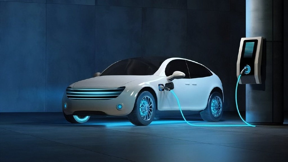 辣评：再好的电动车，也敲不响燃油车的丧钟！