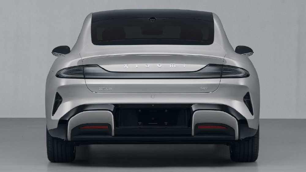 小米汽车SU7正式入网！外观对标保时捷，配置性能对标特斯拉