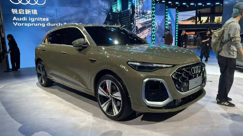 全新奥迪Q5L来了，配双激光雷达+华为智驾+三联屏，又要卖爆了？