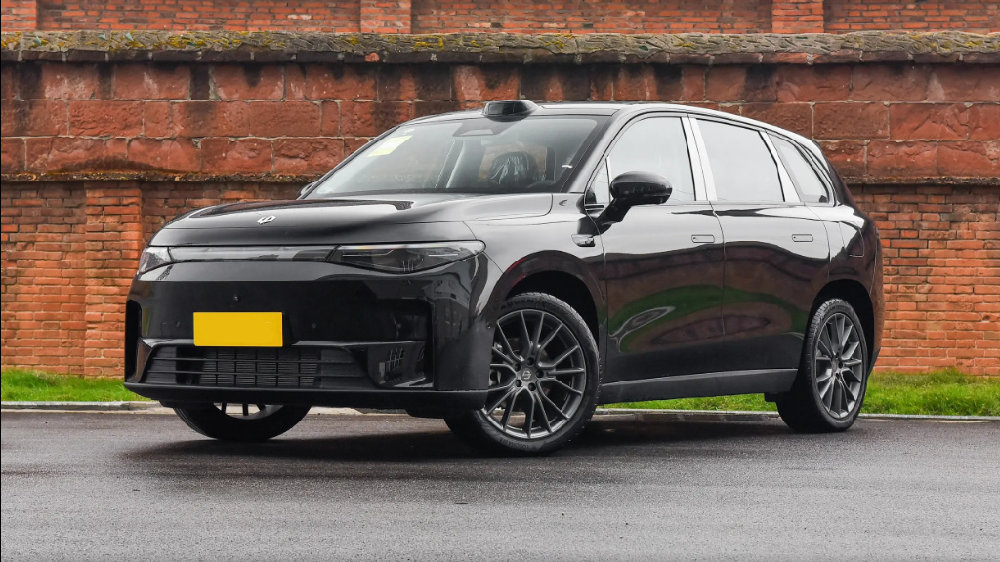 聊聊我的零跑C10，惠后9.38万起，硬件配置出色，平稳家用满足需求！