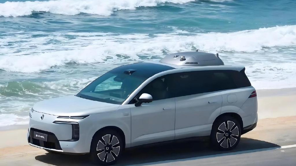 腾势N8L实车曝光！5米2车身+车载无人机，40万级混动SUV再添悍将