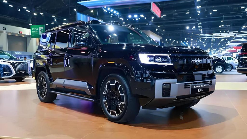 方程豹豹8海外版实车曝光，更名腾势B8出征，性能不变智驾调整