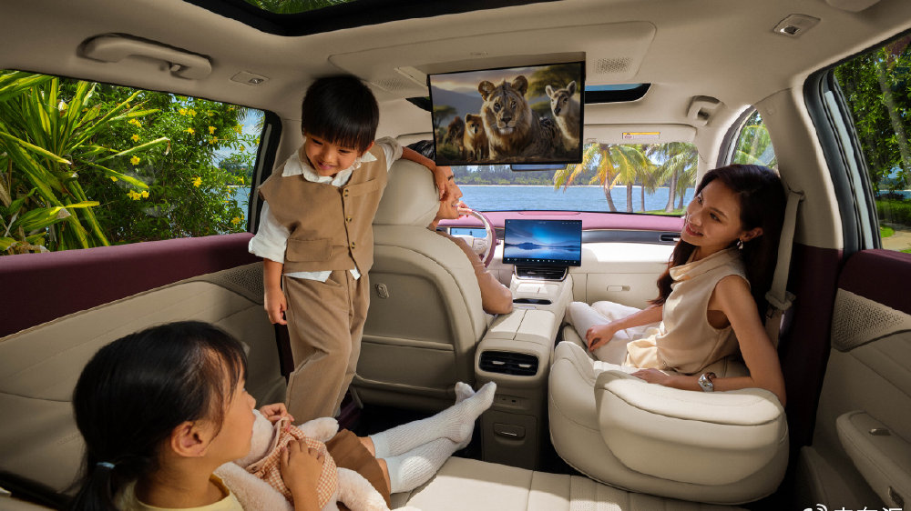 东风风神L8开启预售：12.99万元起，用“舒适”杀进混动SUV红海