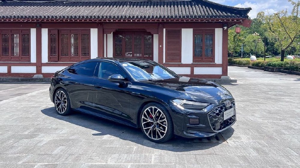 一脚油门下去，我重新爱上了燃油车｜试驾A5L Sportback