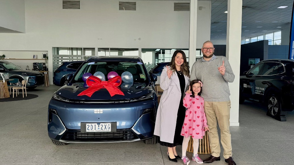 吉利银河星舰7 EM-i海外首发登陆澳洲 吉利汽车集团加速深耕右舵市场