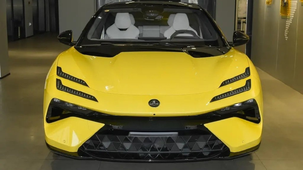 53.8万元起！2026款莲花Emeya上市，配置升级更豪华