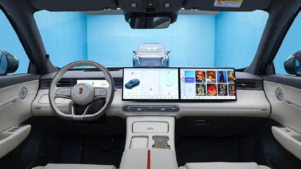 红旗HS6 PHEV内饰正式亮相，大5座，双联屏，配冰箱，后排能放平