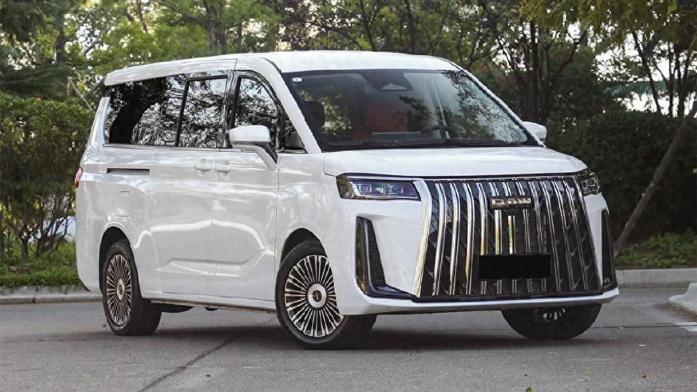 国产又一中大型MPV，锐胜M8将上市，侧滑门，7/9座都有，四种动力