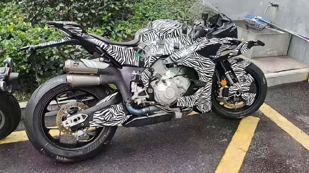 打破量产罗玉凤魔咒，春风V4 SR-RR路试车曝光，是你期待的样子吗