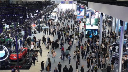 崔斌近距离看2023年广州车展