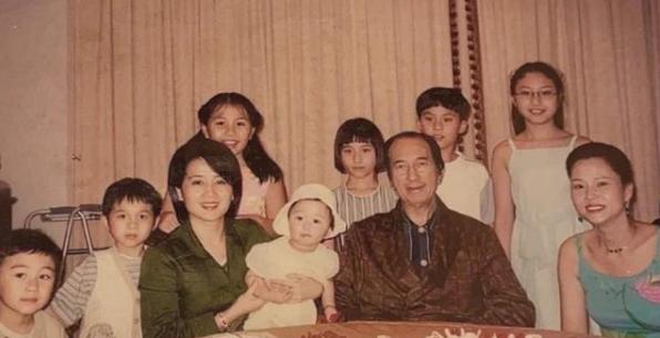 赌王离世的43天:原配女儿翻脸、隐藏的儿子曝光,反转远超电视剧