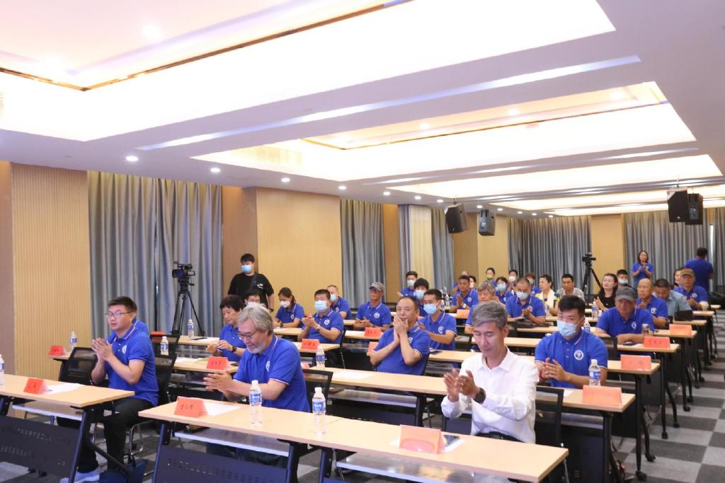 打造中国奇迹十万人同跳一支舞全民健康操舞展演赛河北启帷