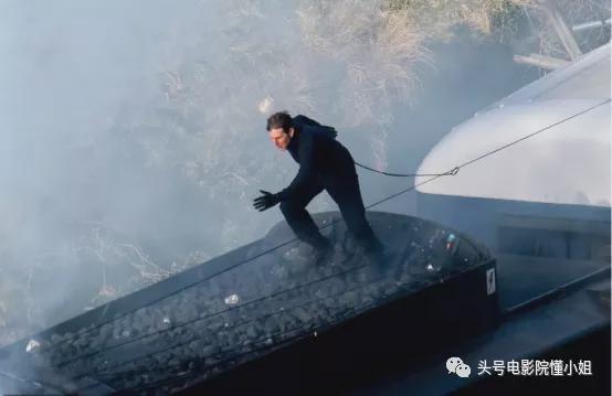 《碟中谍7》片场新照曝光,阿汤哥火车顶上真打,59岁还在玩命休闲区蓝鸢梦想 - Www.slyday.coM 《碟中谍7》片场新照曝光,阿汤哥火车顶上真打,59岁还在玩命休闲区蓝鸢梦想 - Www.slyday.coM