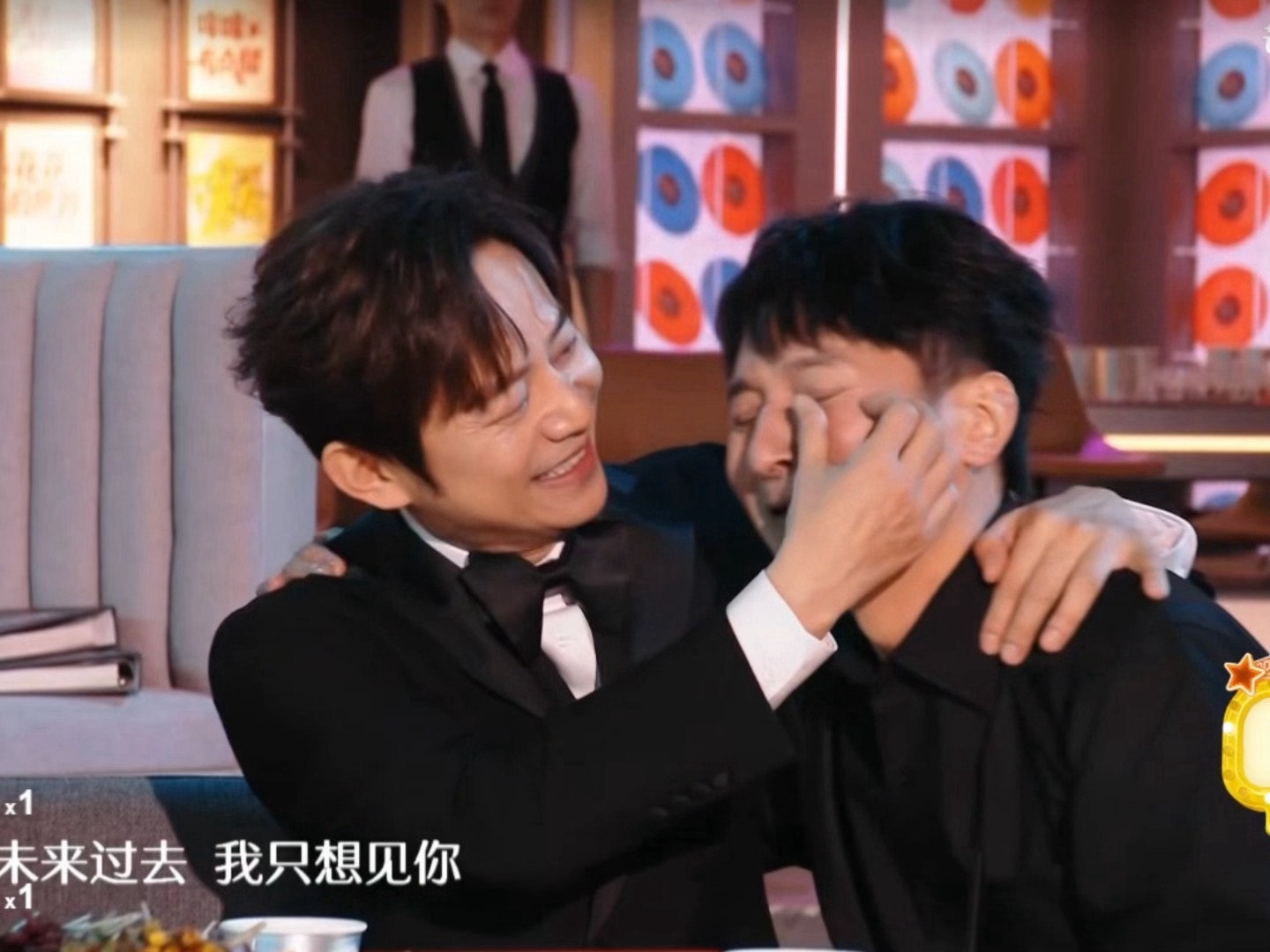 原来昨天跨晚上维嘉哭是因为想谢娜了，听到《想见你》想起娜姐最喜欢唱这首歌