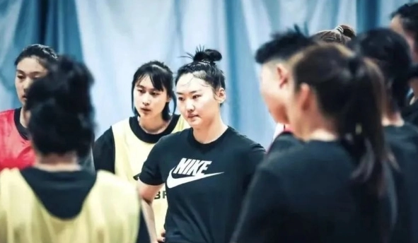 和郭艾伦传绯闻？女篮美女曝光，31岁，老乡，活泼，公布择偶标准