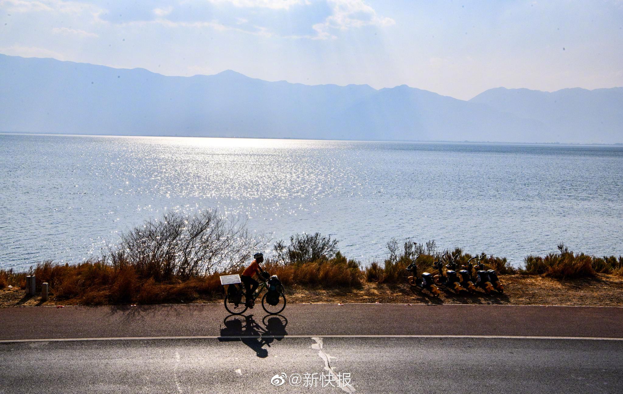 管理员工玩手机,为啥老一辈老板大多数不是用工作量堆满空闲时间,甚至专门看单间收手机,结果员工跑了?