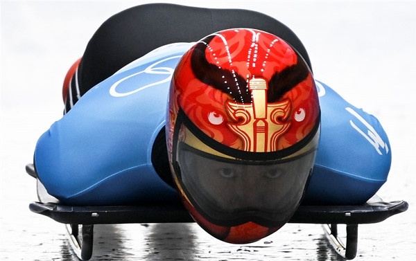 创造历史!中国队闫文港夺得男子钢架雪车铜牌休闲区蓝鸢梦想 - Www.slyday.coM 创造历史!中国队闫文港夺得男子钢架雪车铜牌休闲区蓝鸢梦想 - Www.slyday.coM