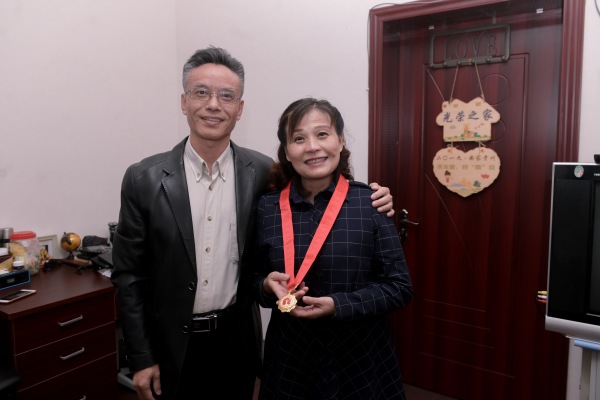 和你·在一起|陈光荣、杨慧:“30多年来,她给我带来的都是运气”休闲区蓝鸢梦想 - Www.slyday.coM 和你·在一起|陈光荣、杨慧:“30多年来,她给我带来的都是运气”休闲区蓝鸢梦想 - Www.slyday.coM