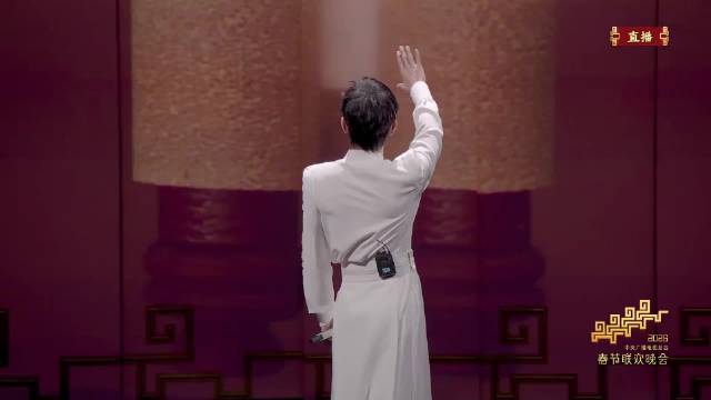 驭风而行，奔腾向前！@Jason张杰 2026央视马年春晚《驭风歌》