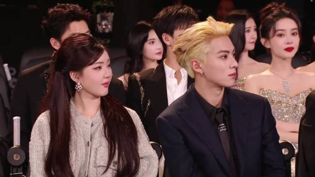 导播带头嗑CP！拍完吴磊立马拍赵露思，吴露可逃又磕到了丨星光