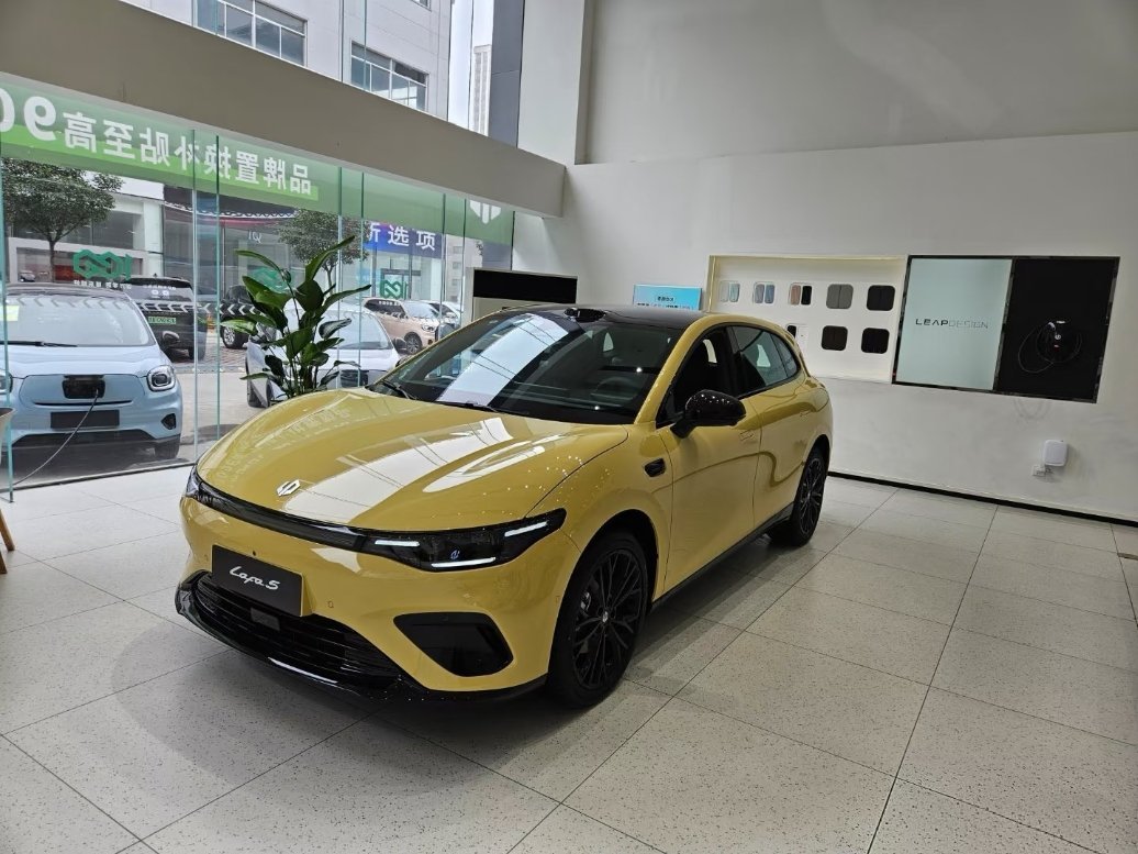 零跑Lafa5预售10.58万起，两厢纯电车市场再添新选手