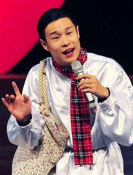 小沈阳当街小便被拍?不洗手直接路边抽烟,被网友指责没素质休闲区蓝鸢梦想 - Www.slyday.coM 小沈阳当街小便被拍?不洗手直接路边抽烟,被网友指责没素质休闲区蓝鸢梦想 - Www.slyday.coM