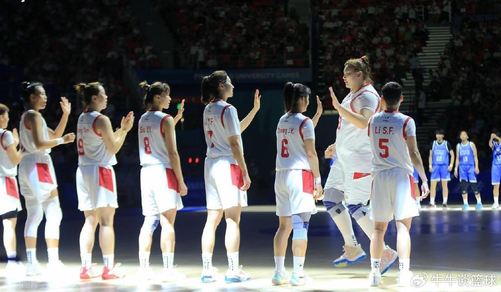 2米内线太霸气！19投16中狂轰37分，宫鲁鸣该给她一个机会了？