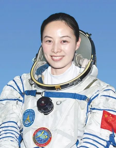 神十三发射在即,猜猜这次要出差太空6个月的会是哪3位航天员?休闲区蓝鸢梦想 - Www.slyday.coM 神十三发射在即,猜猜这次要出差太空6个月的会是哪3位航天员?休闲区蓝鸢梦想 - Www.slyday.coM