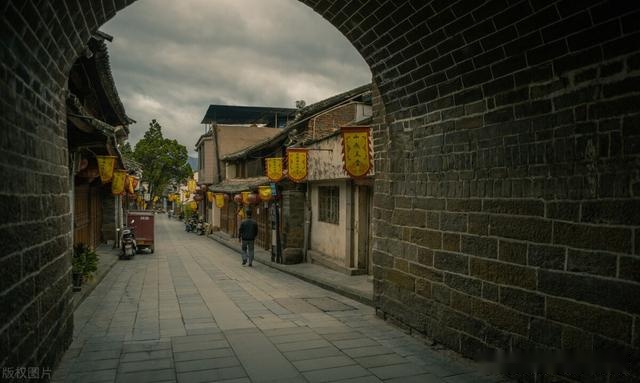 巍山古城距云南大理2.5小时车程，藏着600多年的古城