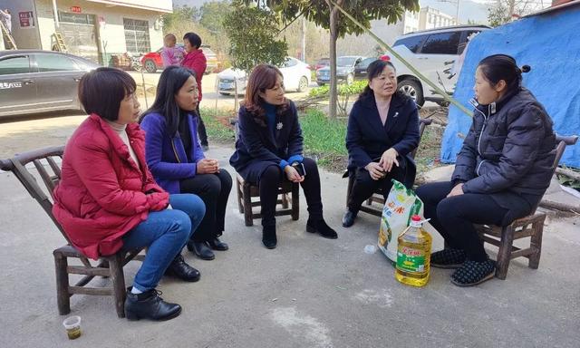 巾帼红·家宣讲|让党的十九届六中全会精神“飞入寻常百姓家”休闲区蓝鸢梦想 - Www.slyday.coM 巾帼红·家宣讲|让党的十九届六中全会精神“飞入寻常百姓家”休闲区蓝鸢梦想 - Www.slyday.coM