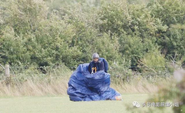 《碟中谍7》片场新照曝光,阿汤哥火车顶上真打,59岁还在玩命休闲区蓝鸢梦想 - Www.slyday.coM 《碟中谍7》片场新照曝光,阿汤哥火车顶上真打,59岁还在玩命休闲区蓝鸢梦想 - Www.slyday.coM