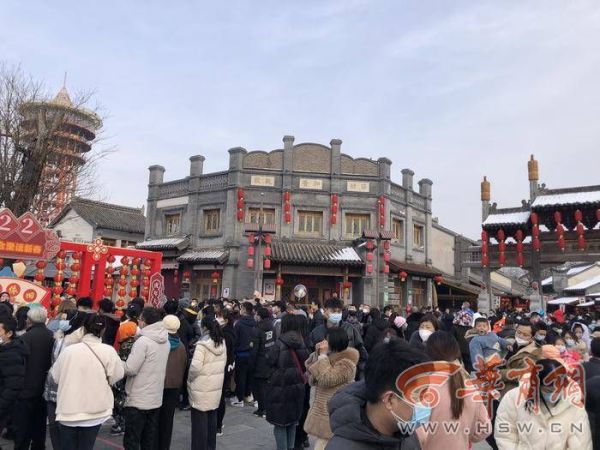 新春走基层大年初一白鹿仓景区人气不错 儿童游乐项目受欢迎休闲区蓝鸢梦想 - Www.slyday.coM 新春走基层大年初一白鹿仓景区人气不错 儿童游乐项目受欢迎休闲区蓝鸢梦想 - Www.slyday.coM