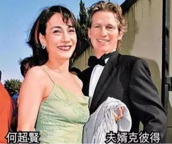 赌王离世的43天:原配女儿翻脸、隐藏的儿子曝光,反转远超电视剧