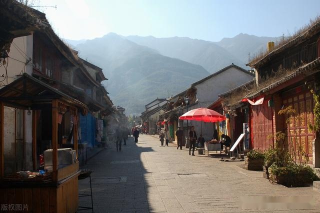 巍山古城距云南大理2.5小时车程，藏着600多年的古城