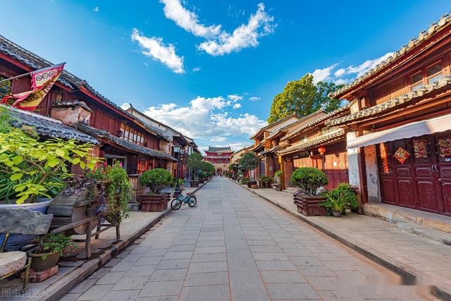 巍山古城距云南大理2.5小时车程，藏着600多年的古城